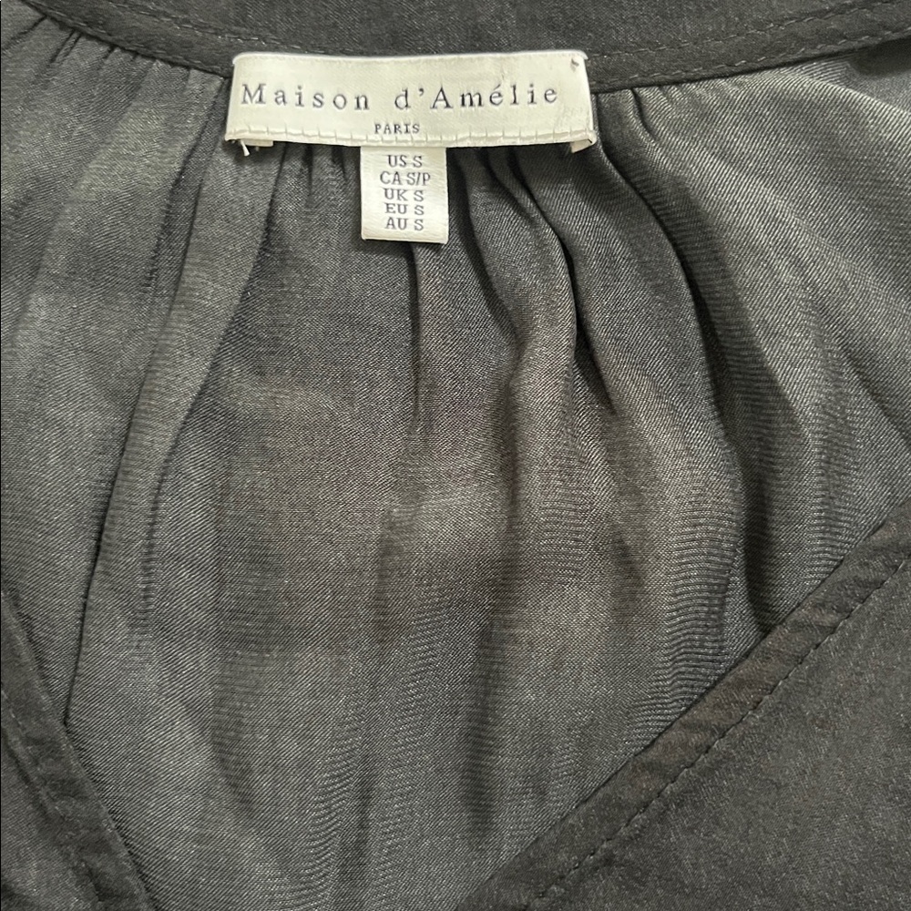 Maison d’ Amelie Black V-Neck Button Blouse - Picture 4 of 8